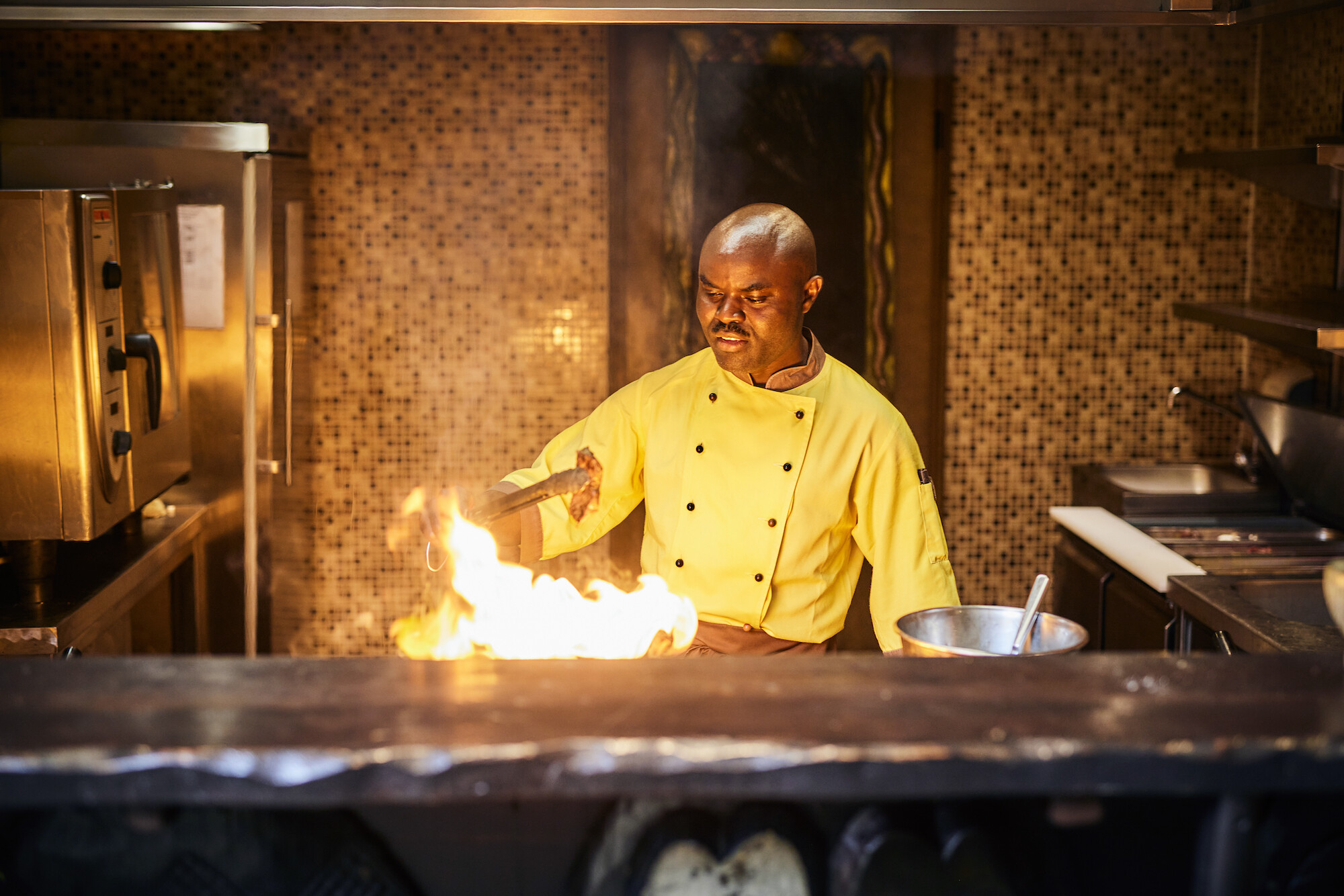 HOTEL MATAMBA - Abenteuer Afrika | Advertorial | Mr. Köln | Foto: Restaurant Zambesi