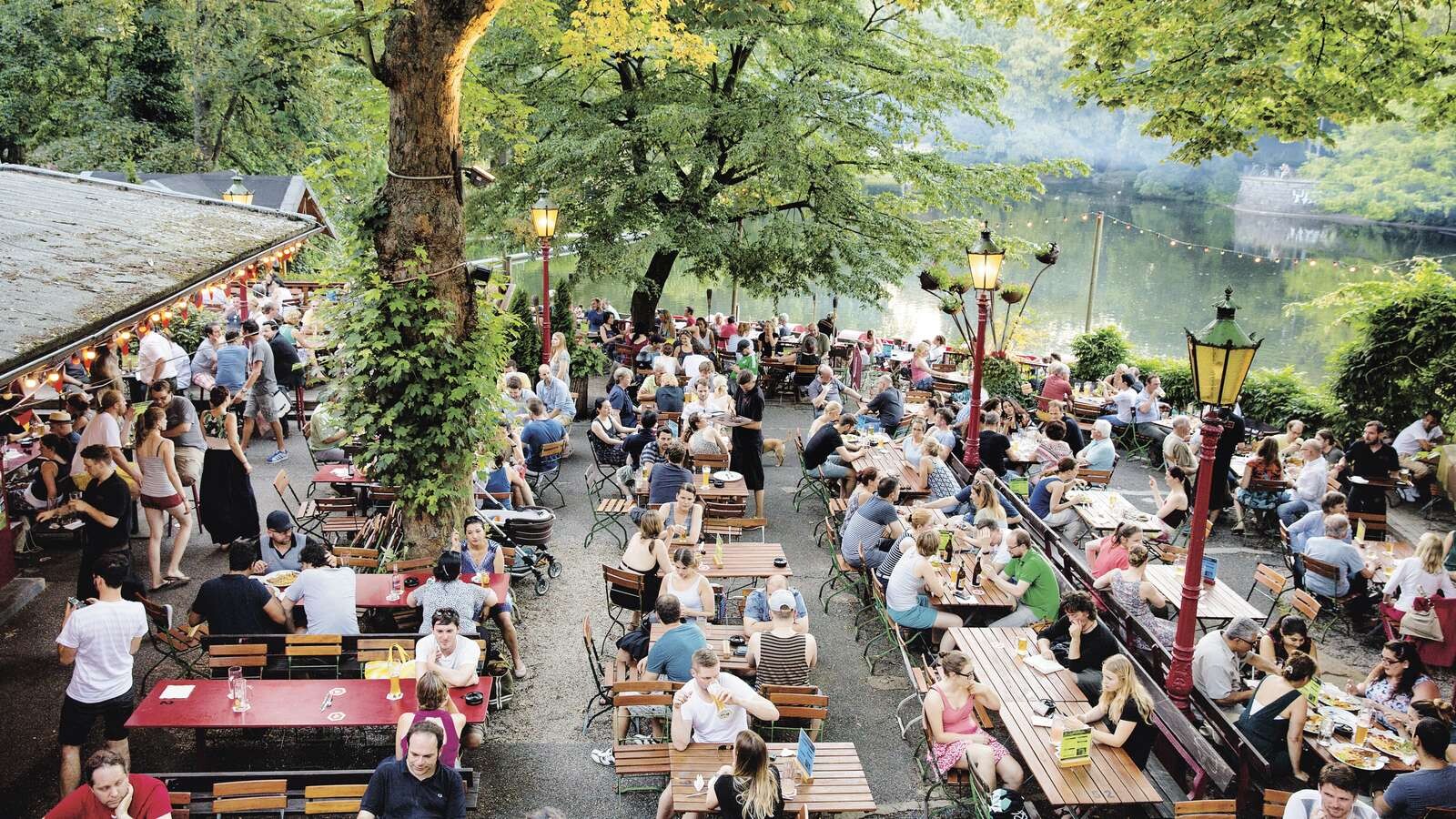 Top Biergärten in Köln | Volksgarten | Mr. Köln | Foto: Brauerei Hellers Top Biergärten in Köln | Volksgarten | Mr. Köln | Foto: Brauerei Hellers