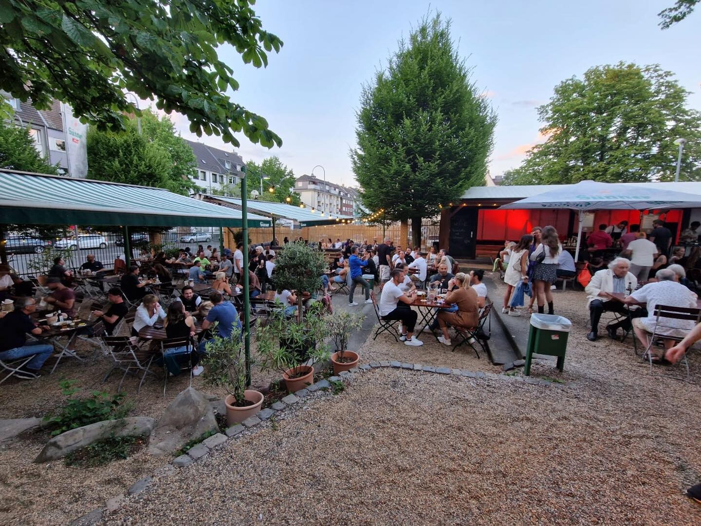 Top Biergärten in Köln | Die BRAUWELT | Mr. Köln | Foto: Die BRAUWELT Top Biergärten in Köln | Die BRAUWELT | Mr. Köln | Foto: Die BRAUWELT