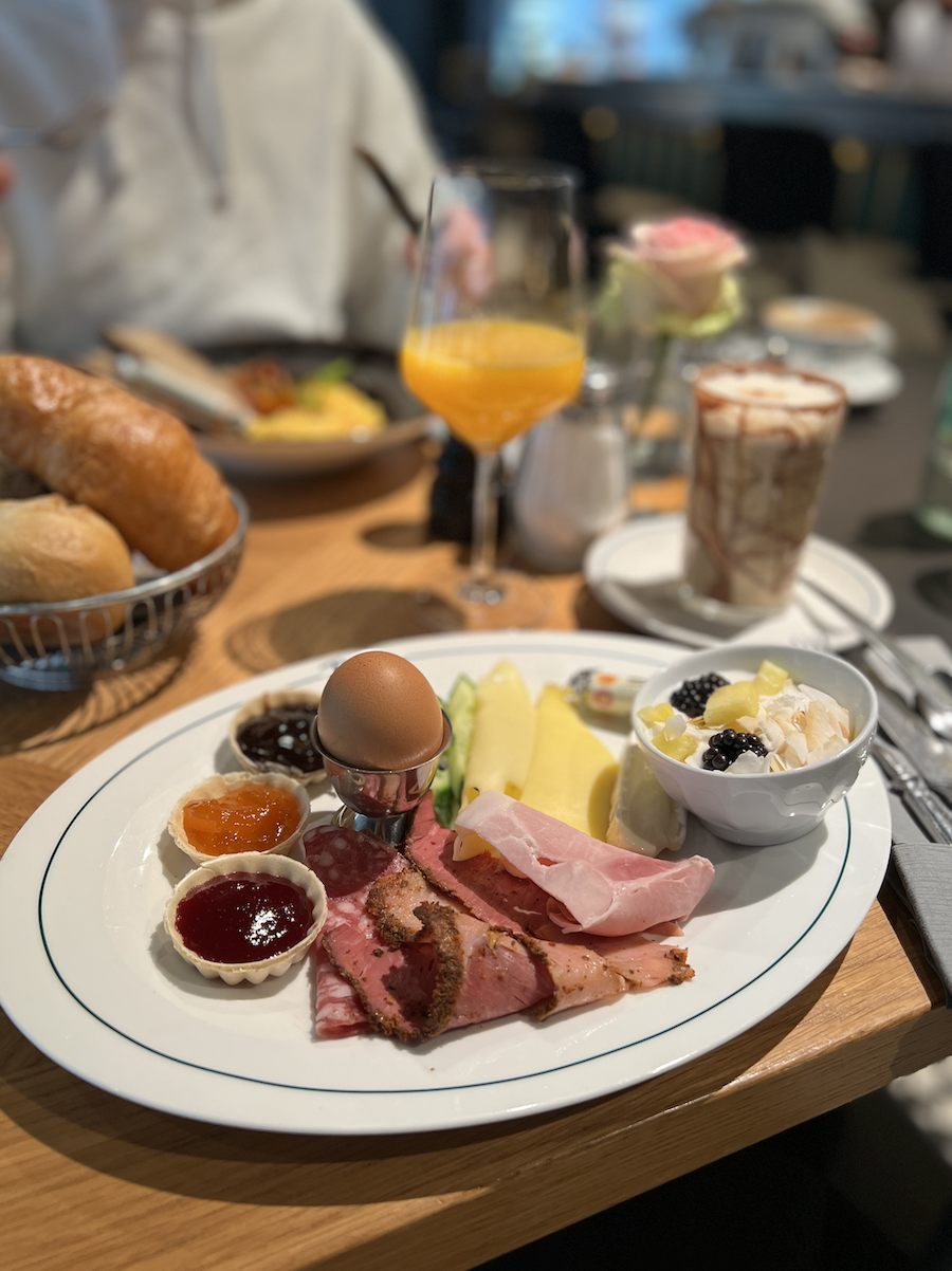 Café de Paris Cologne | Top Brunch in Köln | Mr. Köln | Foto: Mr. Köln Café de Paris Cologne | Top Brunch in Köln | Mr. Köln | Foto: Mr. Köln