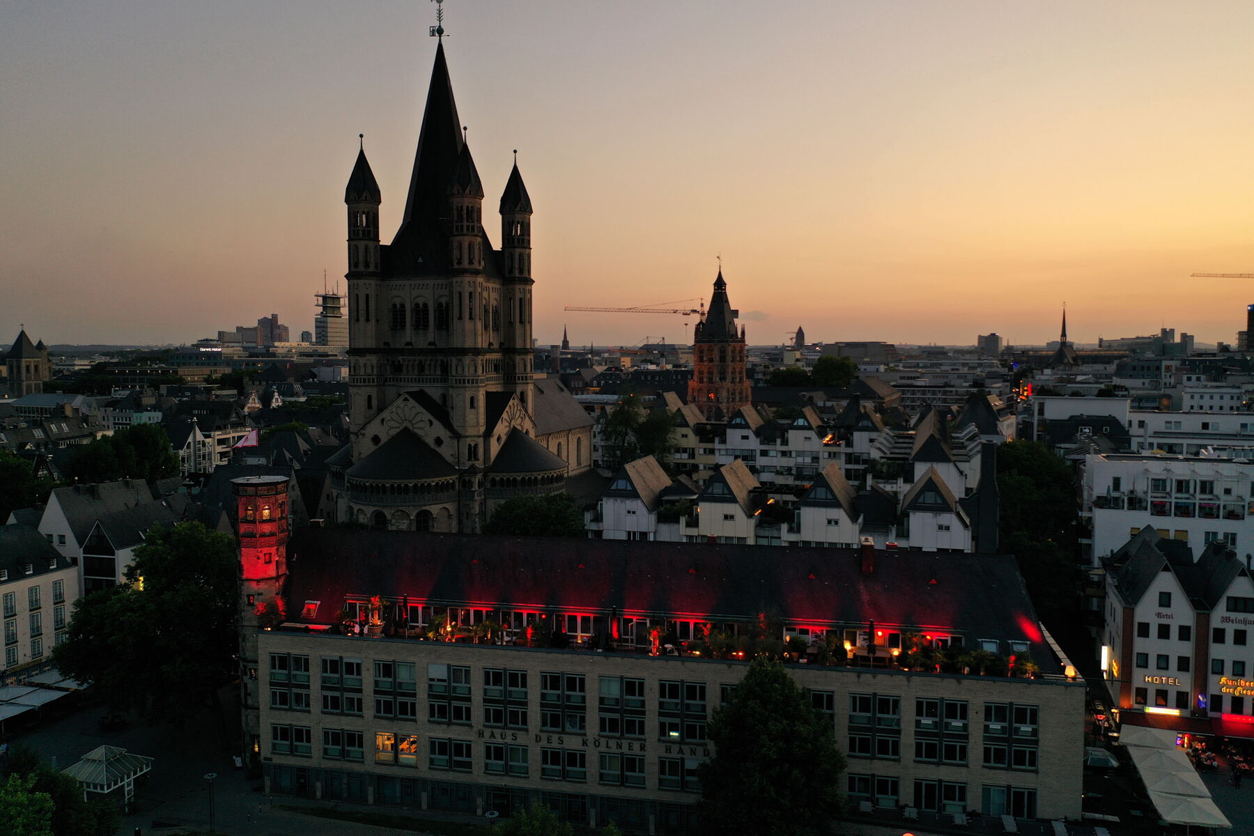 Top Eventlocations in Köln | Rheinloft Cologne | Mr. Köln | Foto: Rheinloft Cologne Top Eventlocations in Köln | Rheinloft Cologne | Mr. Köln | Foto: Rheinloft Cologne