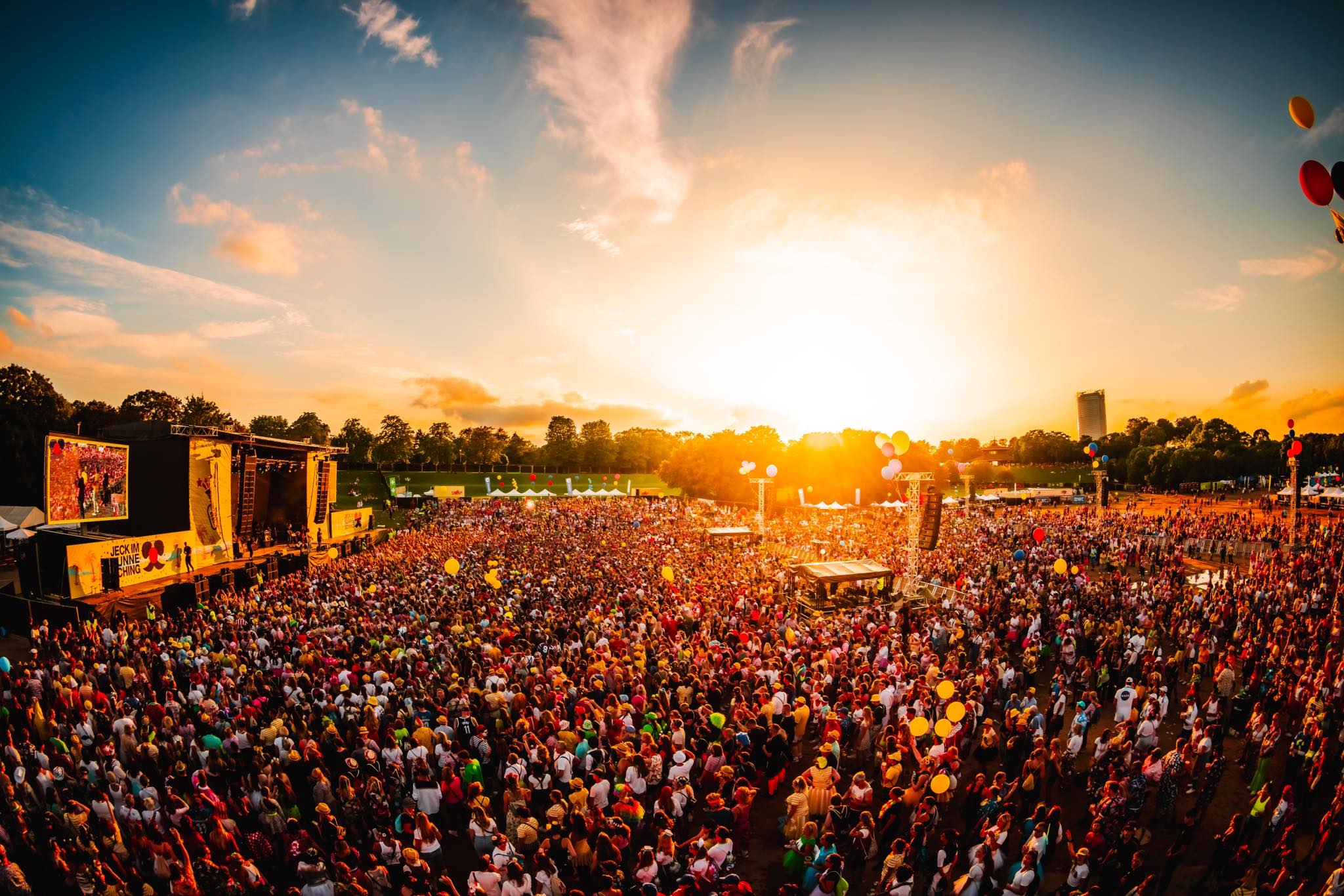 Jeck im Sunnesching | Top Festivals in Köln & Umgebung | Mr. Köln | Foto: Jeck im Sunnesching Jeck im Sunnesching | Top Festivals in Köln & Umgebung | Mr. Köln | Foto: Jeck im Sunnesching