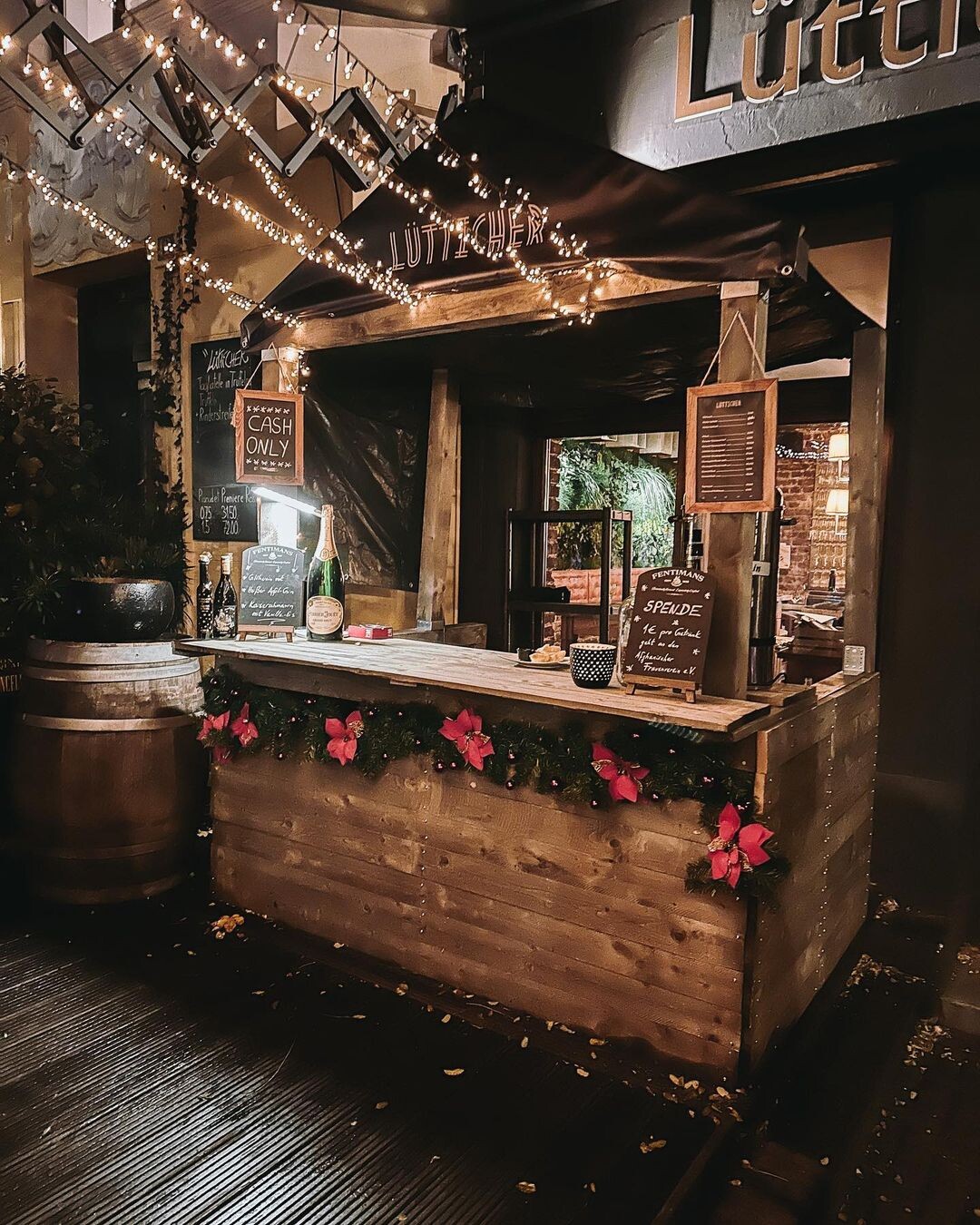 Lütticher | Top Orte zum Glühwein trinken in Köln | Mr. Köln | Foto: Lütticher Lütticher | Top Orte zum Glühwein trinken in Köln | Mr. Köln | Foto: Lütticher