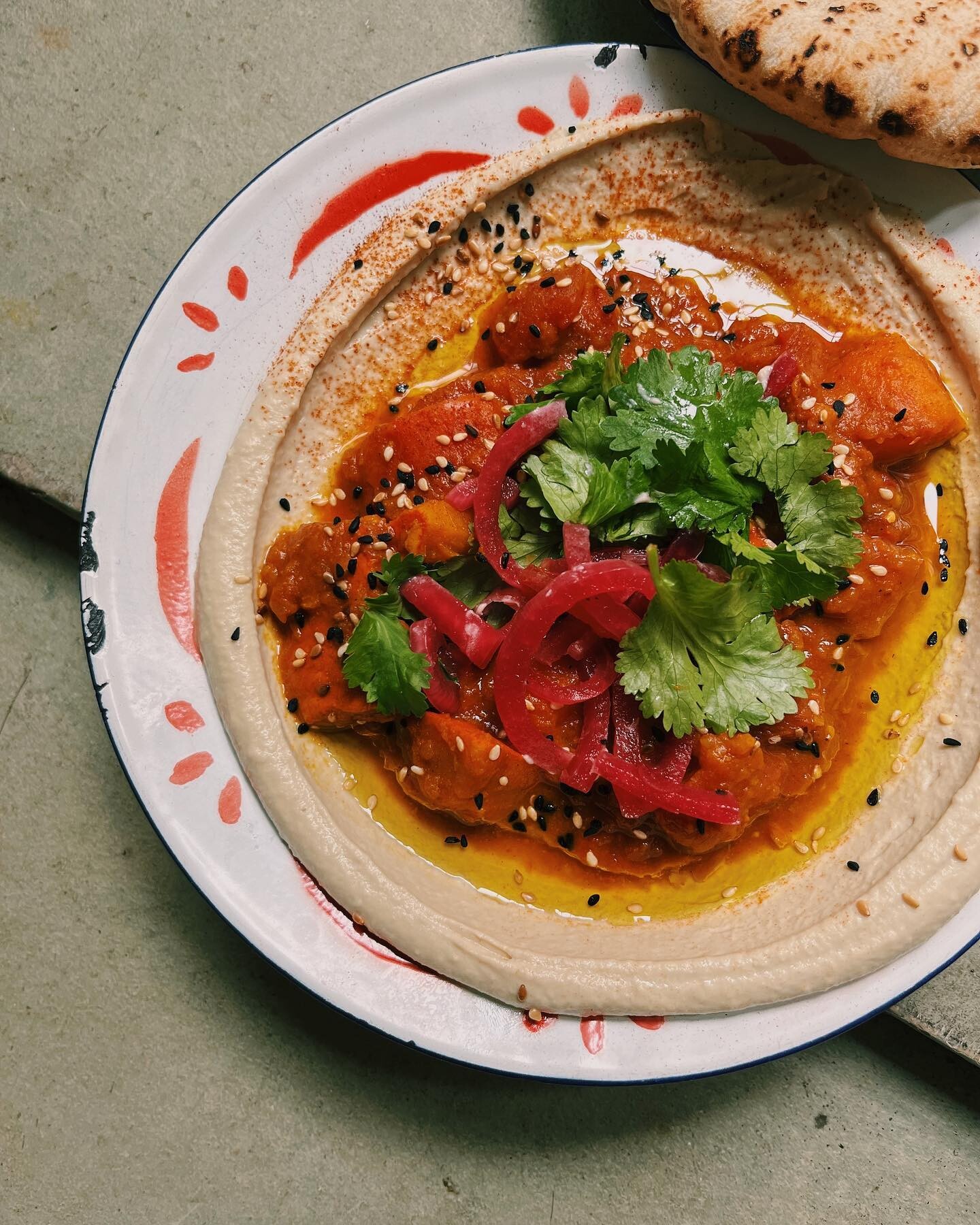 Top Orte für Kürbis in Köln | Mashery Hummus Kitchen | Mr. Köln | Foto: Mashery Hummus Kitchen Top Orte für Kürbis in Köln | Mashery Hummus Kitchen | Mr. Köln | Foto: Mashery Hummus Kitchen