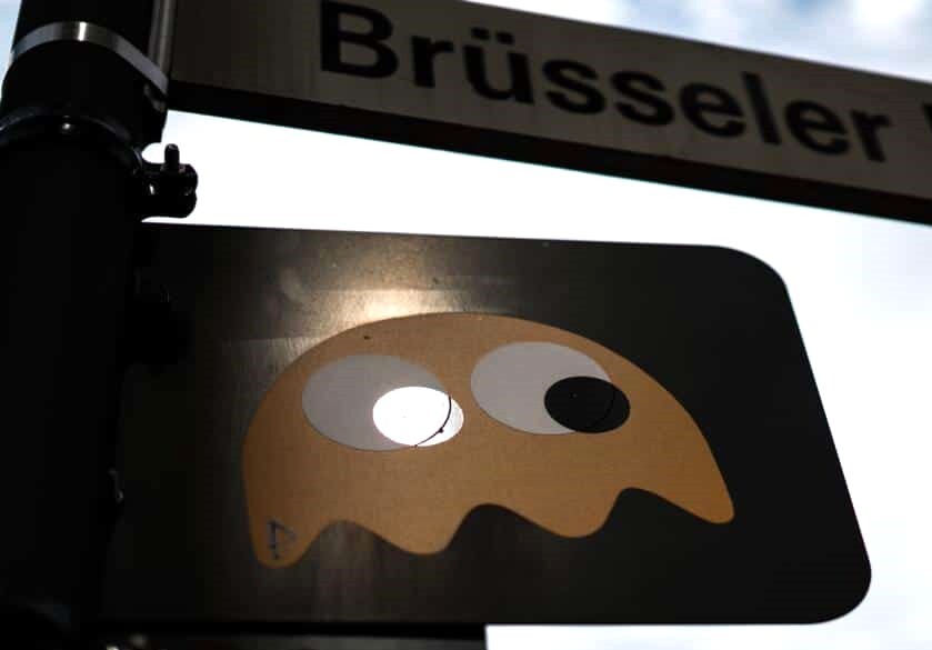 Top Streetart Spots in Köln | Pdot und seine Geiststicker im belgischen Viertel | Mr. Köln | Foto: Theresa Abdelaziz Top Streetart Spots in Köln | Pdot und seine Geiststicker im belgischen Viertel | Mr. Köln | Foto: Theresa Abdelaziz