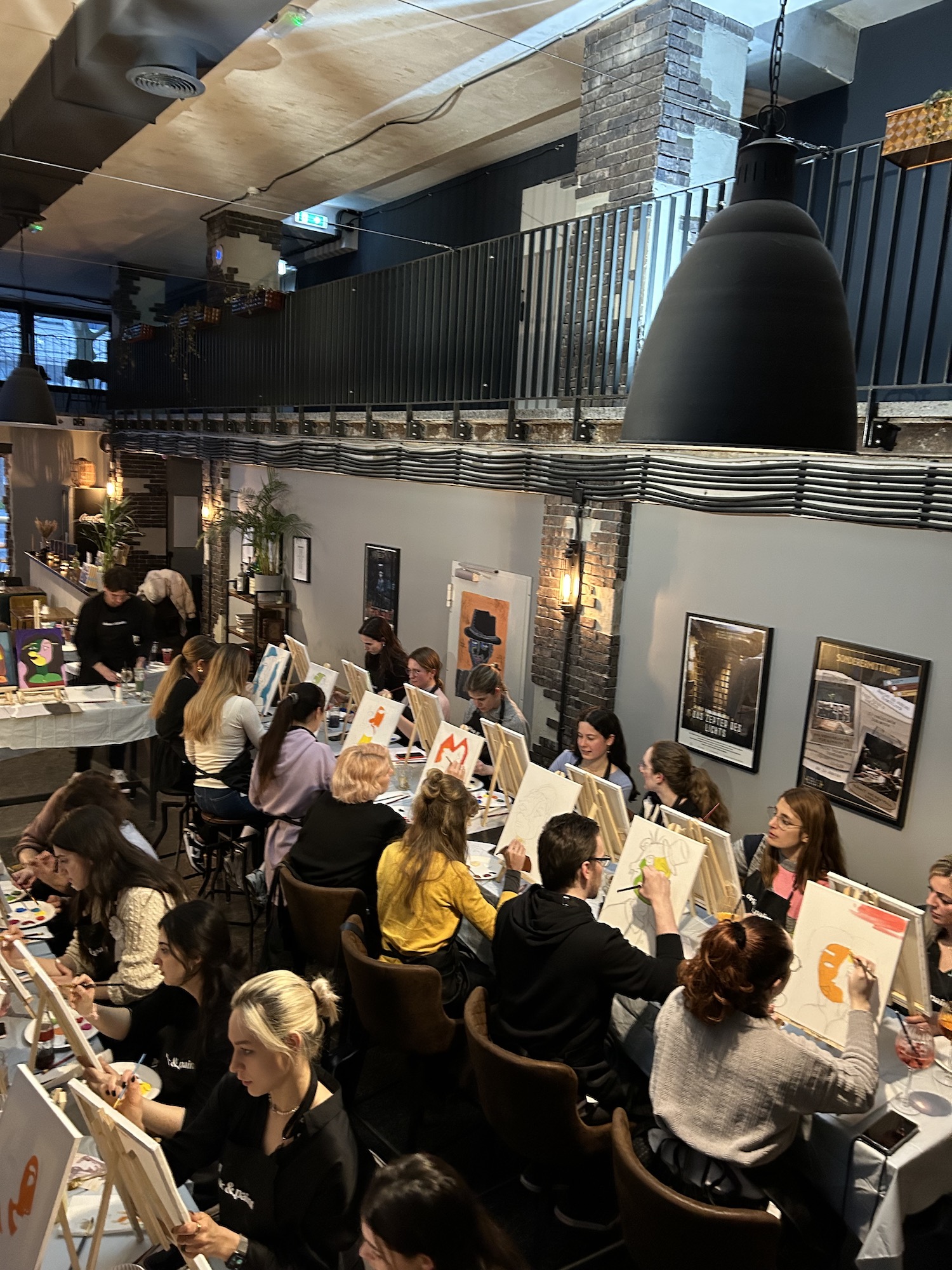 Drink & Paint | Top Geschäfte für Weihnachtsgeschenke in Köln | Mr. Köln | Foto: Drink & Paint Drink & Paint | Top Geschäfte für Weihnachtsgeschenke in Köln | Mr. Köln | Foto: Drink & Paint