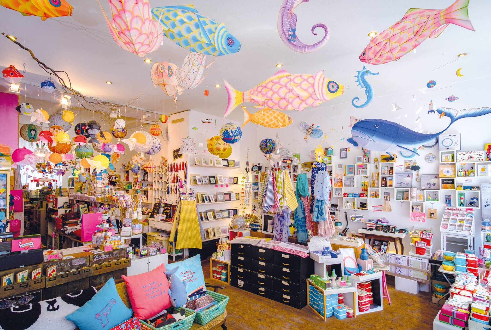 boutique fraukayser | Top Geschäfte für Weihnachtsgeschenke in Köln | Mr. Köln | Foto: boutique fraukayser boutique fraukayser | Top Geschäfte für Weihnachtsgeschenke in Köln | Mr. Köln | Foto: boutique fraukayser